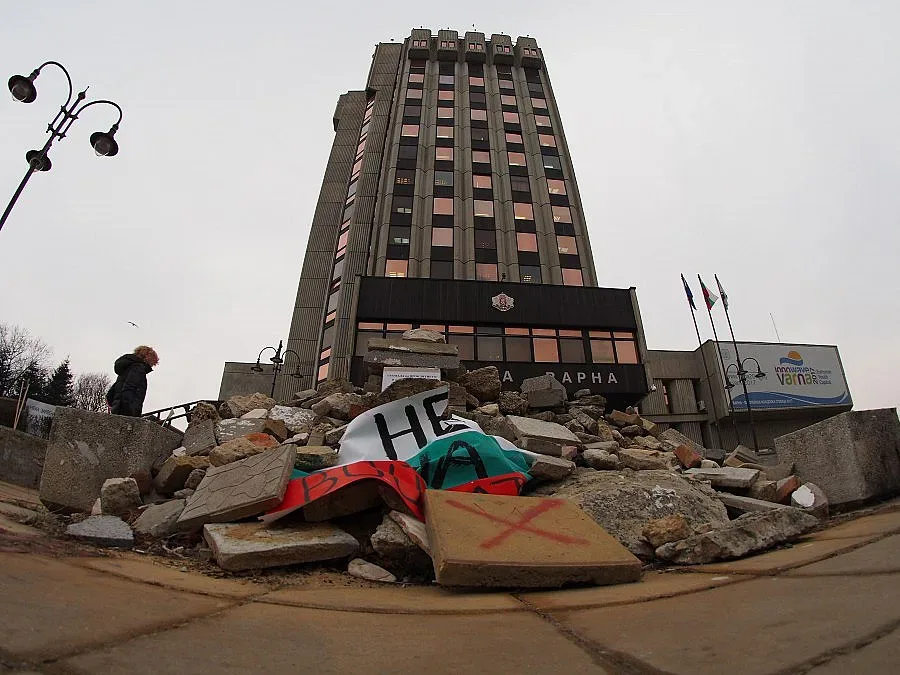 Осъдиха адвокат свил парите на клиент от спечелено дело