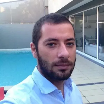 Чужда снимка изпрати Асен в кувейтски затвор 