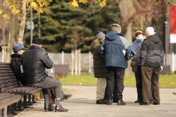 Радост за десетки хиляди пенсионери! Допълнителни пари