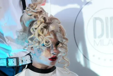 Данъчните започват проверки на фризьори и козметици