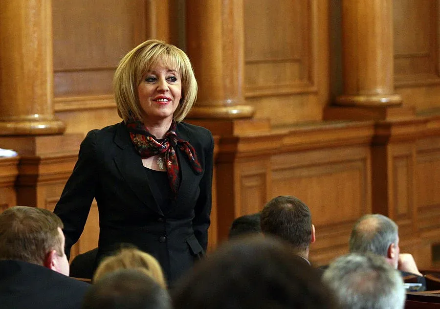 Манолова поиска оставката на Горанов