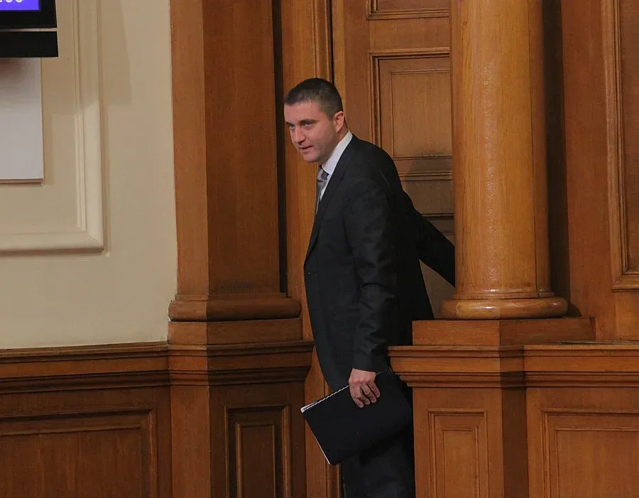 Шарено мнозинство в подкрепа на Горанов