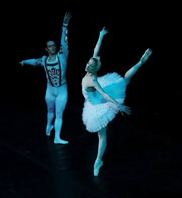 Марта Петкова танцува в "Лебедово езеро" 