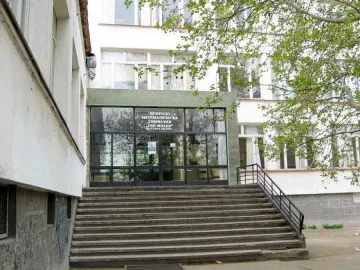 Ремонтират школото, където мазилка падна главите на ученици 