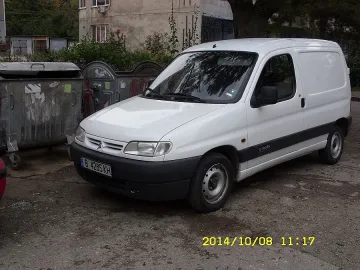 Данъчни продават пететажна сграда в центъра на Добрич