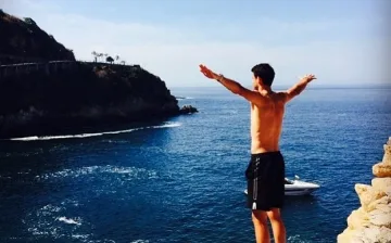 ВИДЕО: Гришо полетя от скала