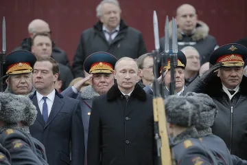 "Файненшъл таймс": Брюксел играе контра на Орбан