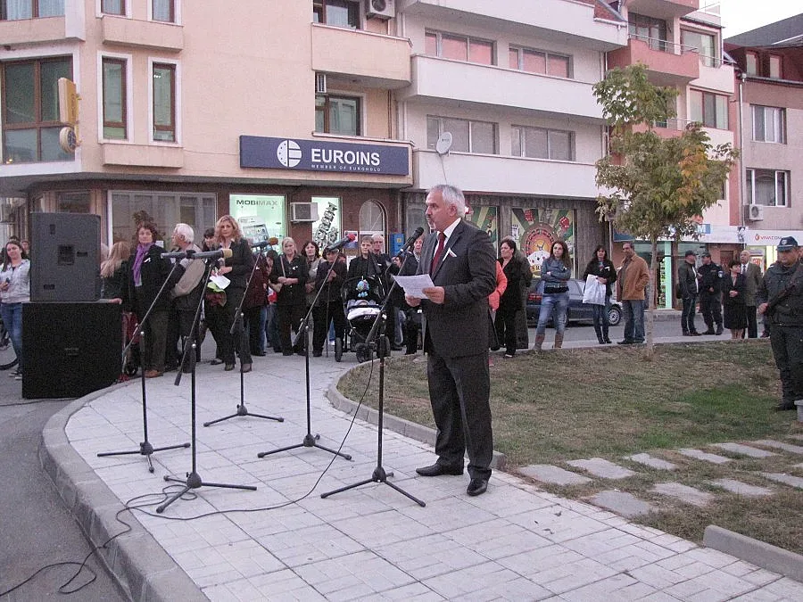 Петрич подписва договори за саниране