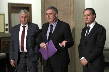 Работодатели и синдикати срещу одържавяването на НЗОК