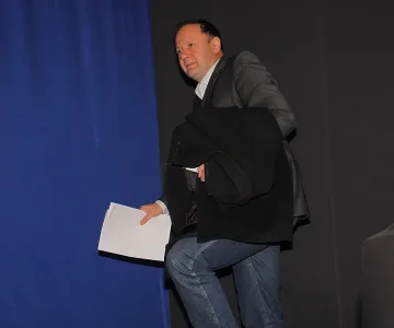 Миков: Правителството не може да реализира икономически растеж, затова искa заем