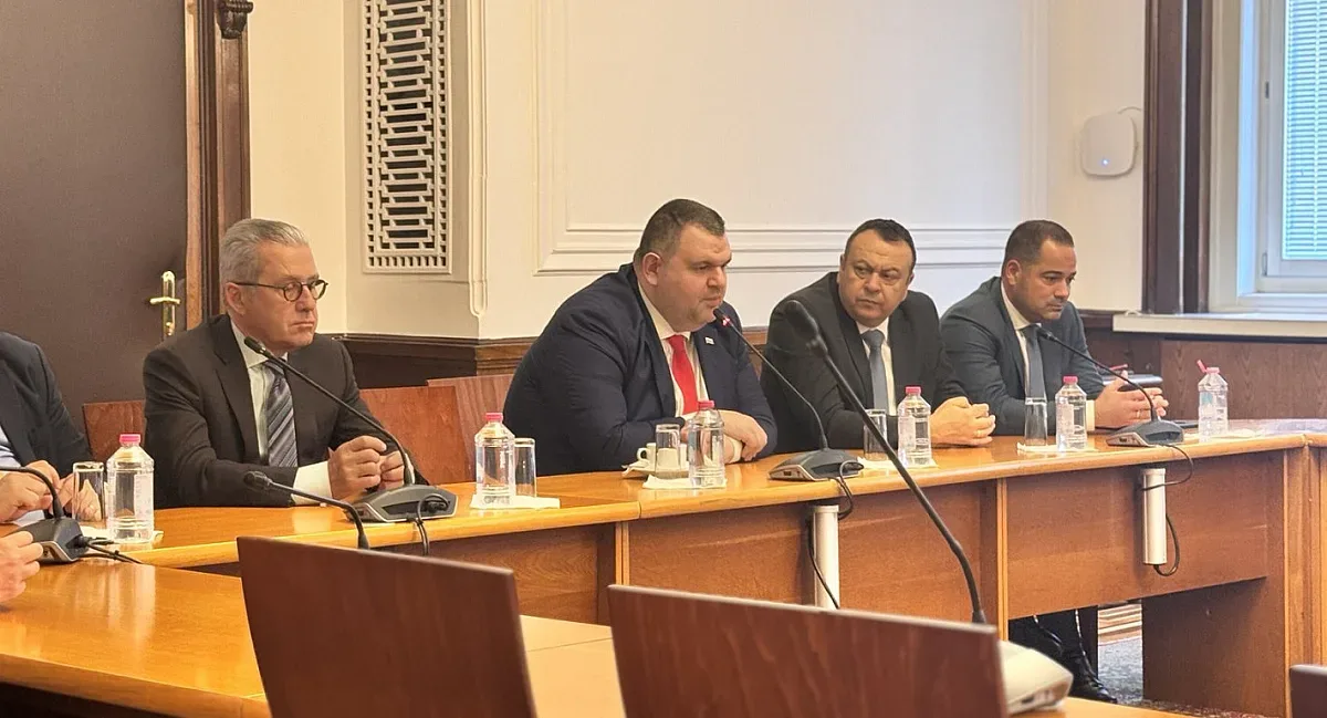 Синдикати в МВР при ДПС-Ново начало! Пеевски обеща пълна подкрепа