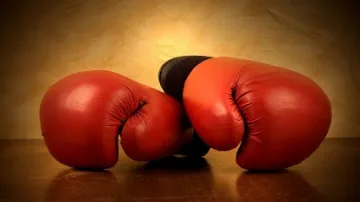 Изкупиха най-скъпия мач в бокса за 15 минути