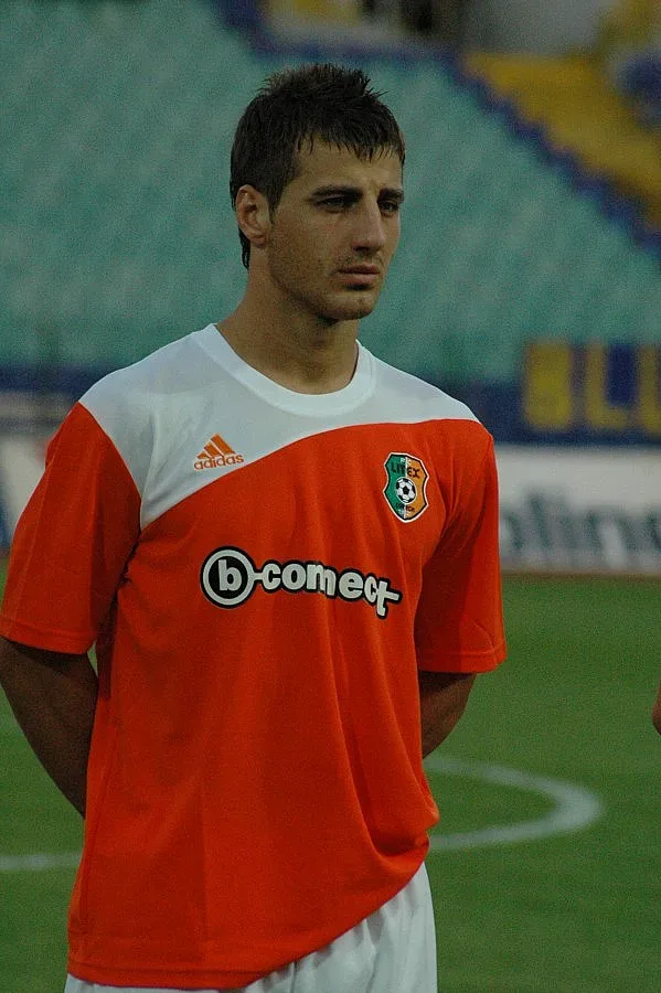 Национал вдига къща край Благоевград