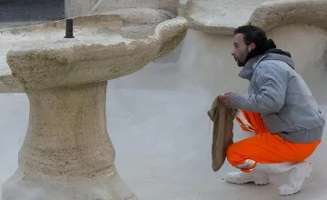 "Фейенорд" остави щети за €3 млн в Рим