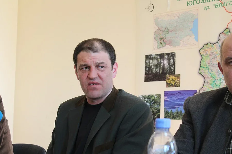 Запалиха фургон на горски шеф край Разлог (ОБЗОР)