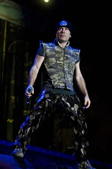 Брус Дикинсън от Iron Maiden се бори с рака 