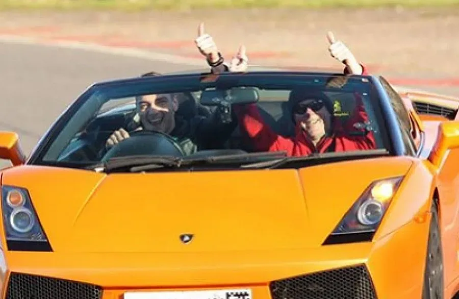 В Lamborghini Gallardo се вози Димитър Евтимов