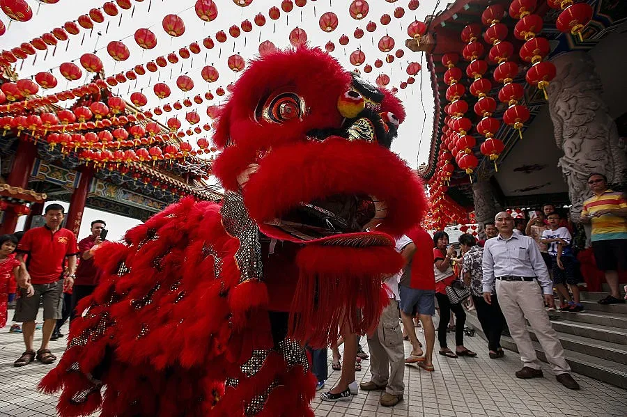 Фойерверки за Годината на дървената коза по китайския календар