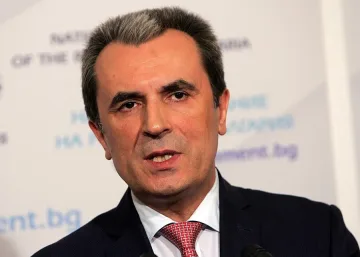 Орешарски: С аматьорски коментари ни убеждават за новия дълг 
