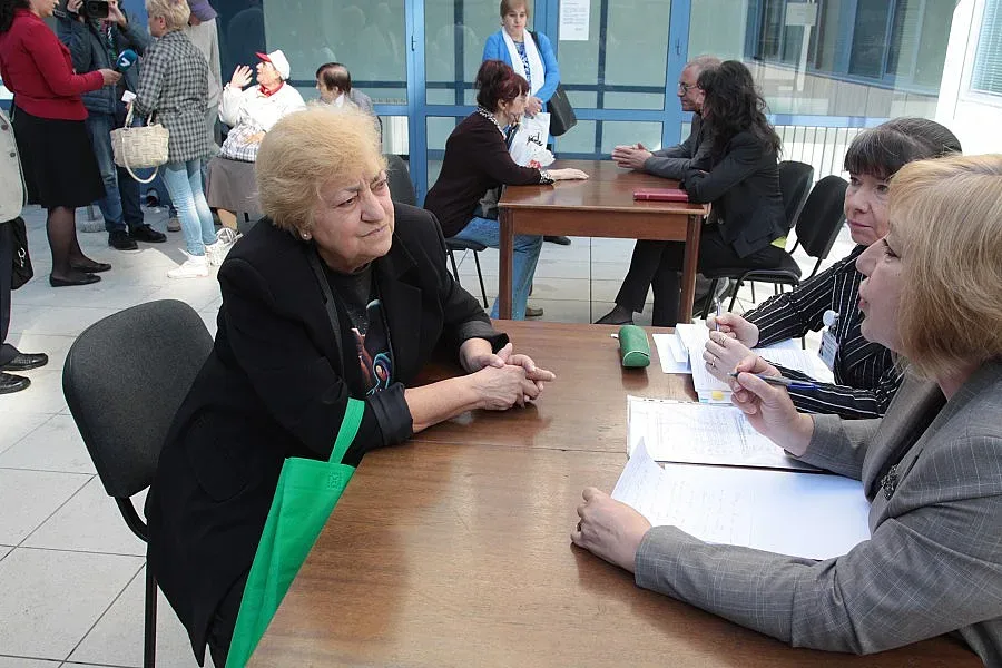 Искат данък върху пенсиите на работещите пенсионери