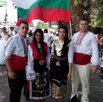 "Шоколадови" българи месят баници в Хондурас
