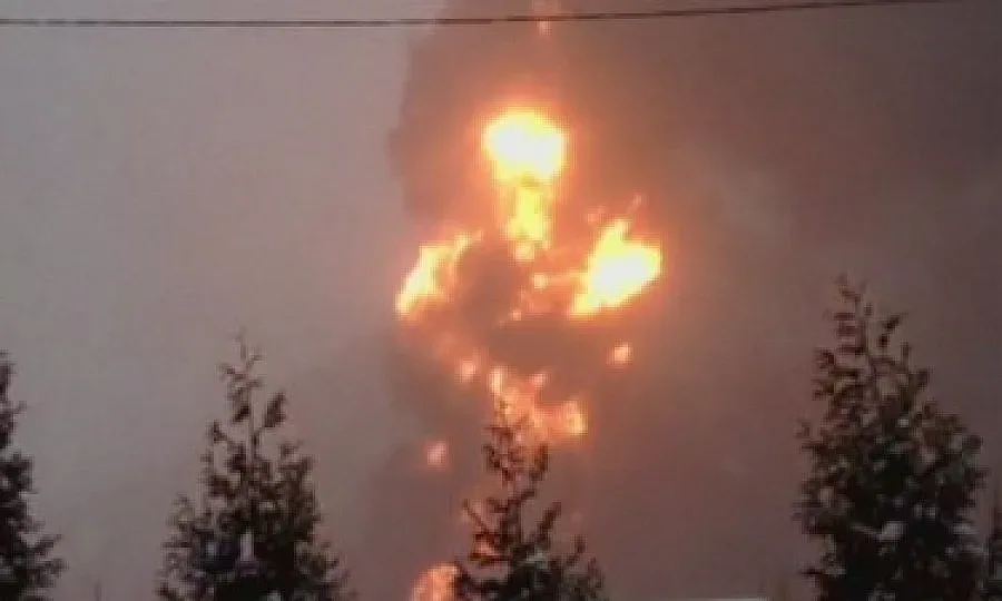 Голям пожар в САЩ след дерайлирал влак