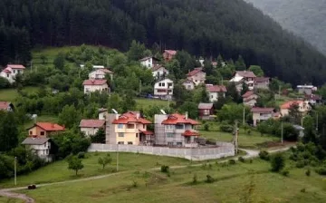 Слави и Москов съседи в пернишкия Бевърли хилс