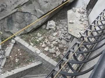 Скали се срутиха върху къщи в Пловдив