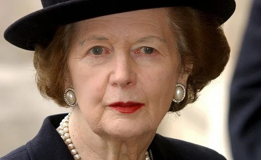 Отпечатък от червилото на Тачър се продава за 3000 долара