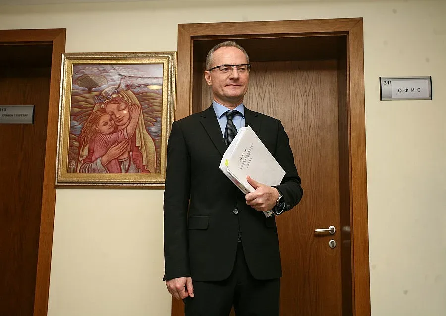 Панов не иска удобни заместници