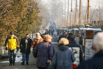 Задушница до обяд, после Трифон Зарезан
