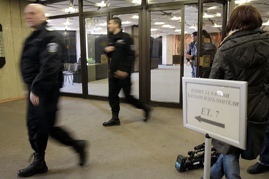 45 не се явиха на изпит за съдия-изпълнители