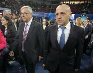 Дончев: Коалицията скърца, но работи