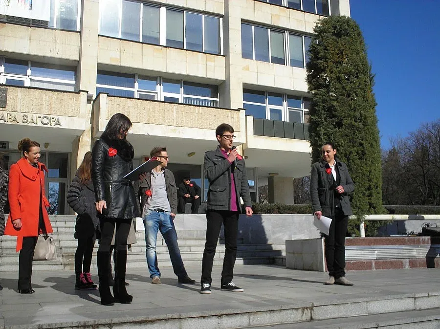 Заралии се врекоха на своя град в Деня на влюбените