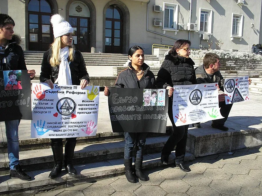 Родителите на Паоло на протеста срещу убийците на пътя