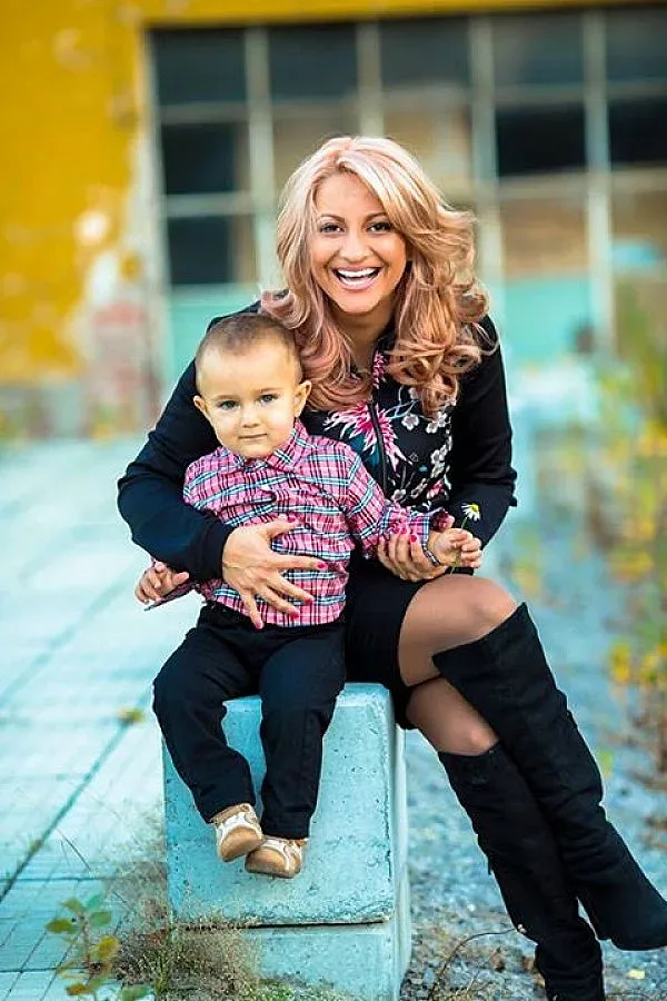 Нели от "Търси се" е бременна с момче