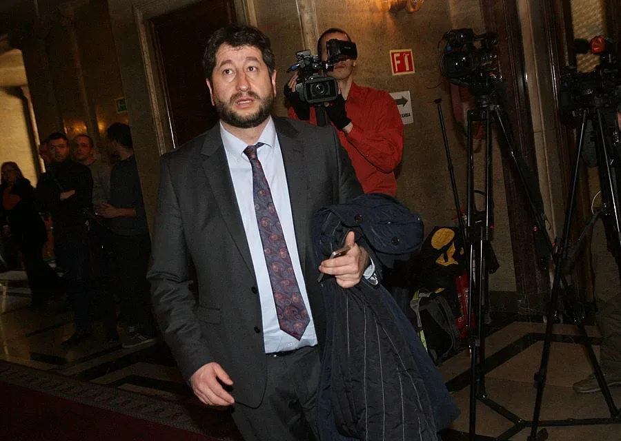 Иванов иска премахване на политическо влияние върху съда