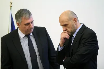 Отчитат сто дни от управлението на кабинета