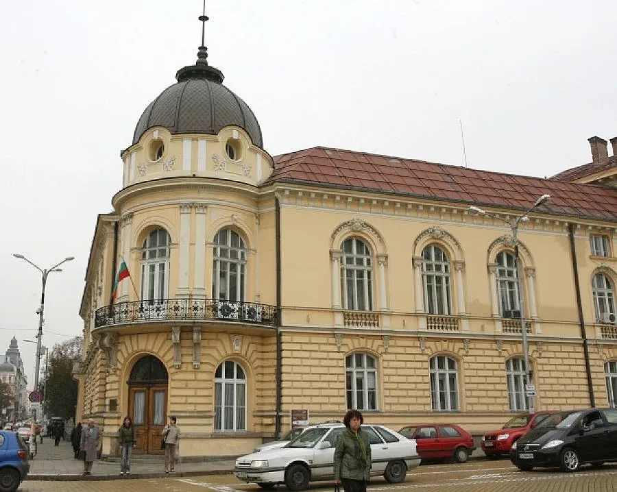 БАН предлага: Данъчни облекчения за меценати и книги