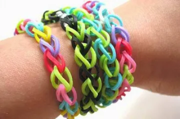 Цветни ластици крият опасност за детското здраве