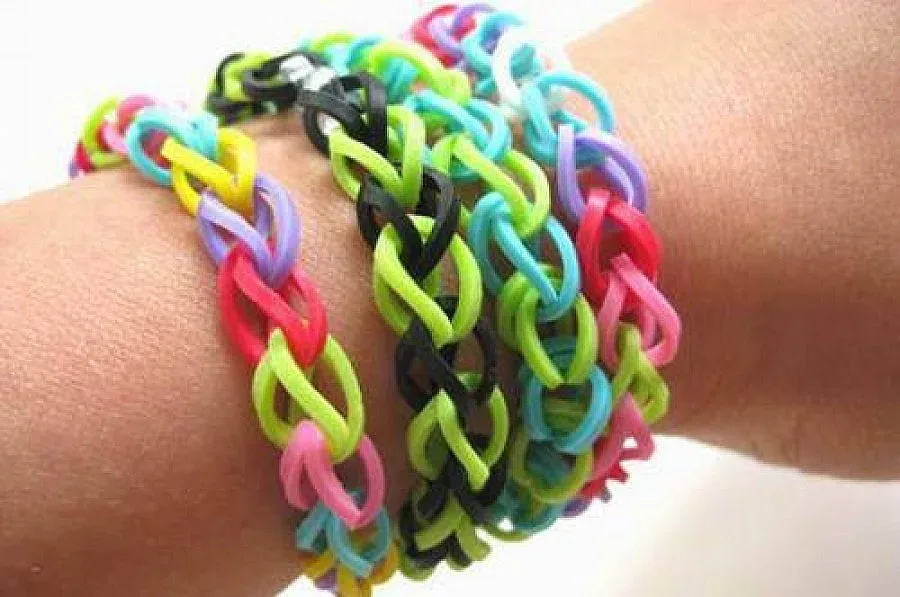 Цветни ластици крият опасност за детското здраве