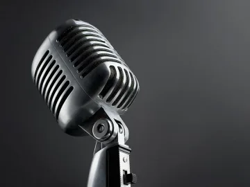 Порицават мъж по радиото за съжителство с непълнолетна