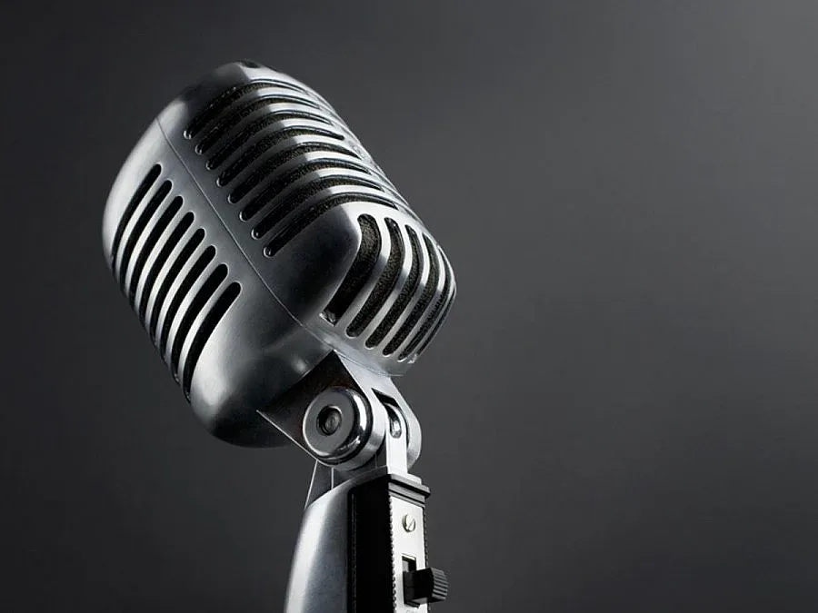 Порицават мъж по радиото за съжителство с непълнолетна