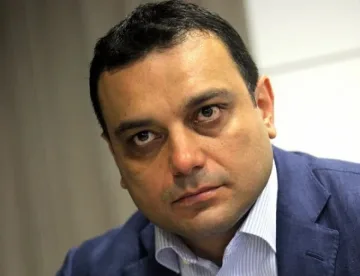 Оставка на борда часове преди инцидента с Фалкон-а 