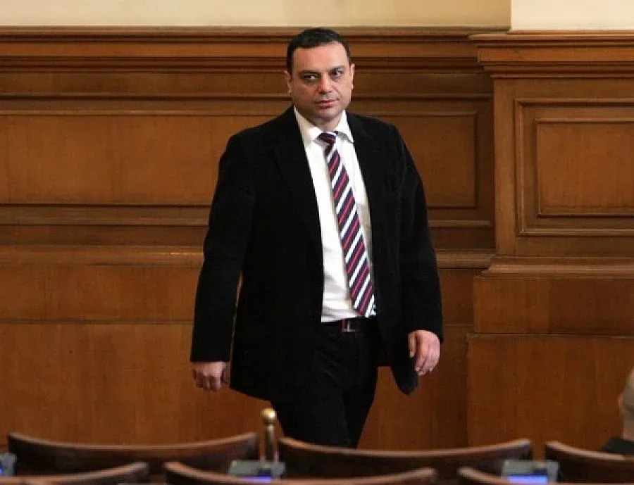 Московски: Шефът на "Авиоотряд 28" подаде оставка