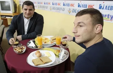 Готвят на борците порции по 300 грама