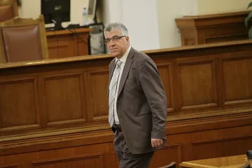 Рефинансират стари дългове с новия заем