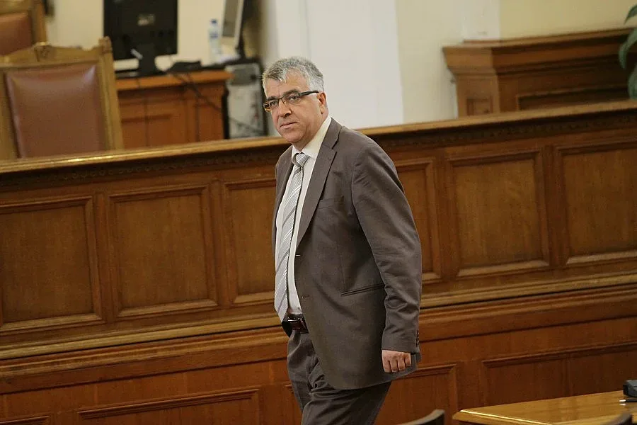 Рефинансират стари дългове с новия заем