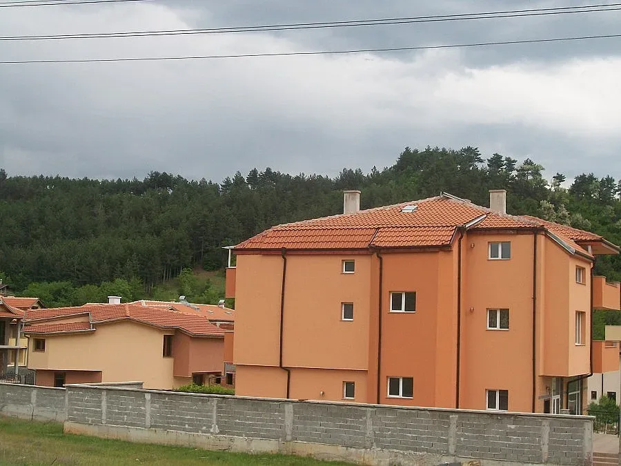 Село с мерак за градски квартал