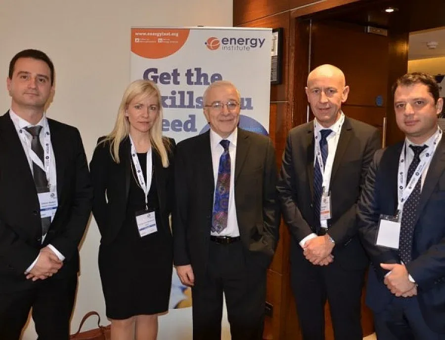 Добрев рекламира „Силистар" и „Терес" пред 600 международни фирми